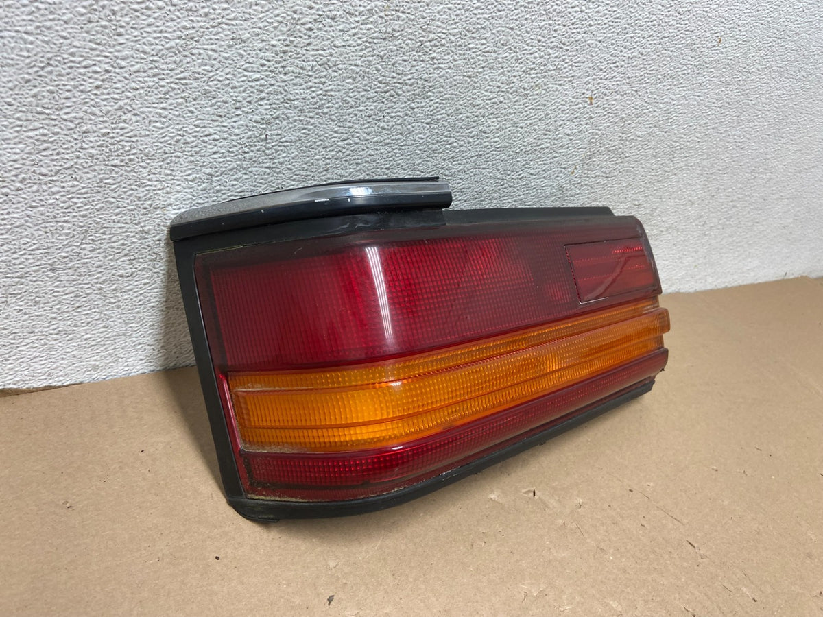 1990 - 1991 Toyota Camry Left Driver LH Inner Tail Light AG33712
