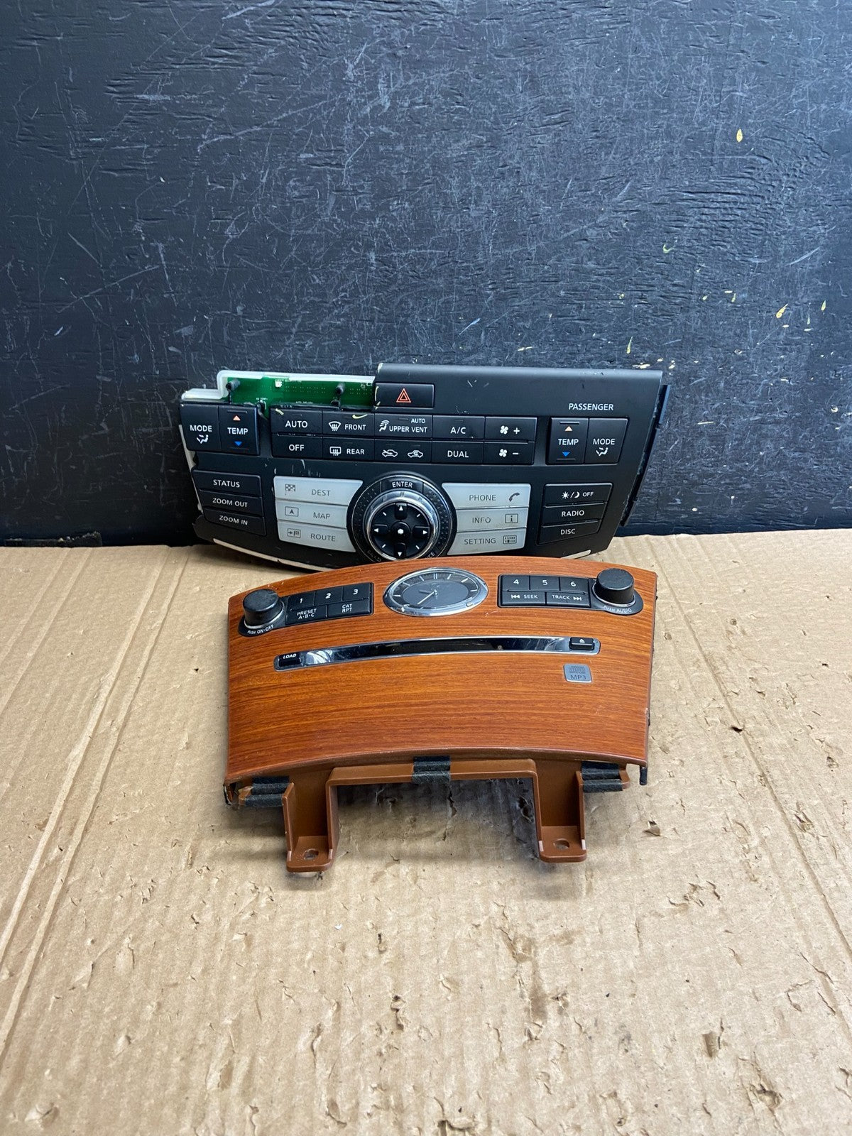 2008 2009 2010 Infiniti M35 Radio Clock Control Panel Plate AF64560