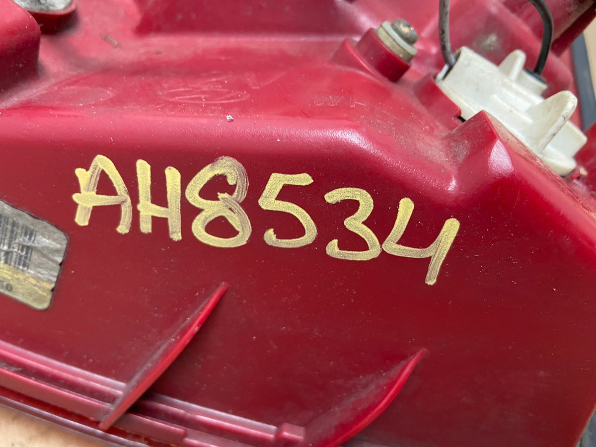 2004 2005 2006 Hyundai Elantra Sedan Left Driver LH Tail Light AH8534 LK6