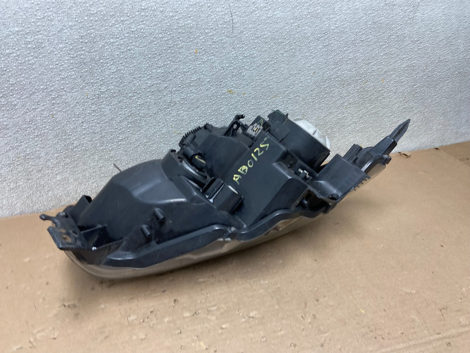 2009-2014 Nissan Maxima Headlight Left Driver Side Xenon HID OEM AB0125 DW8