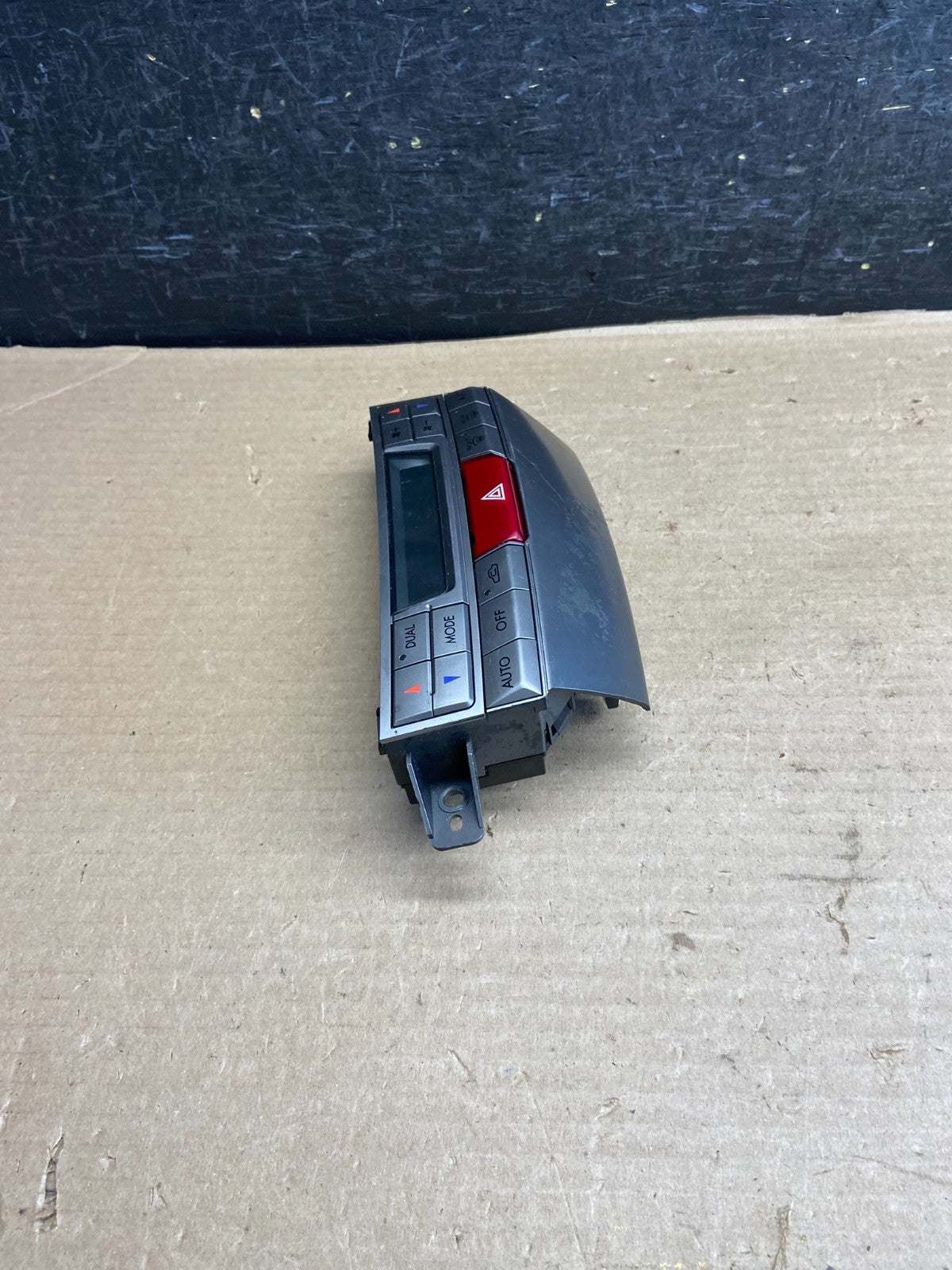2010 - 2014 Subaru Outback Legacy A/C Heater Climate Control Unit AH3520 DG1