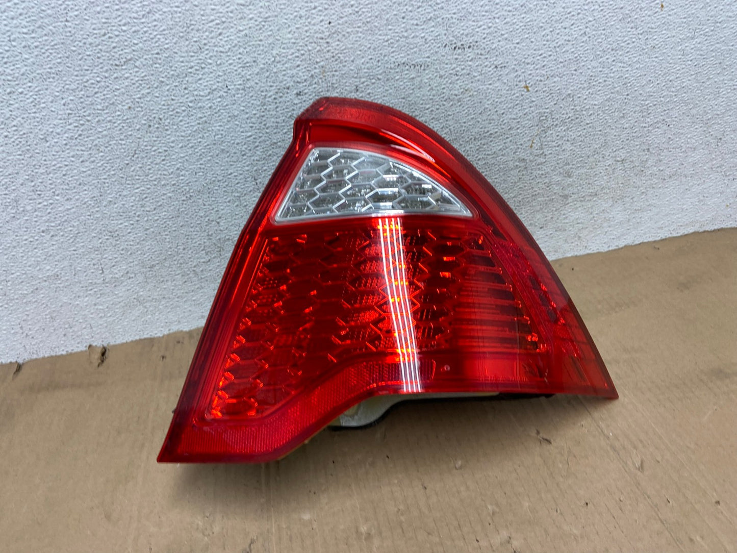 2010 2011 2012 Ford Fusion Right Passenger Side Tail Light AE9117 LK0