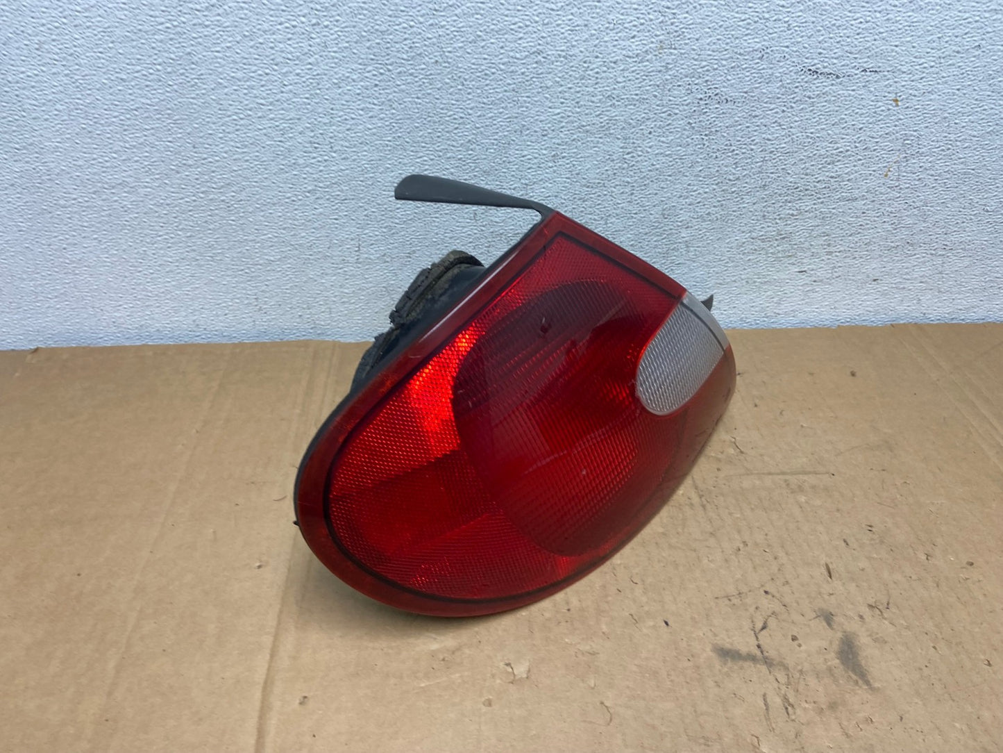 2000 2001 2002 Dodge Neon Left Driver LH Side Tail Light AD2788 LK2