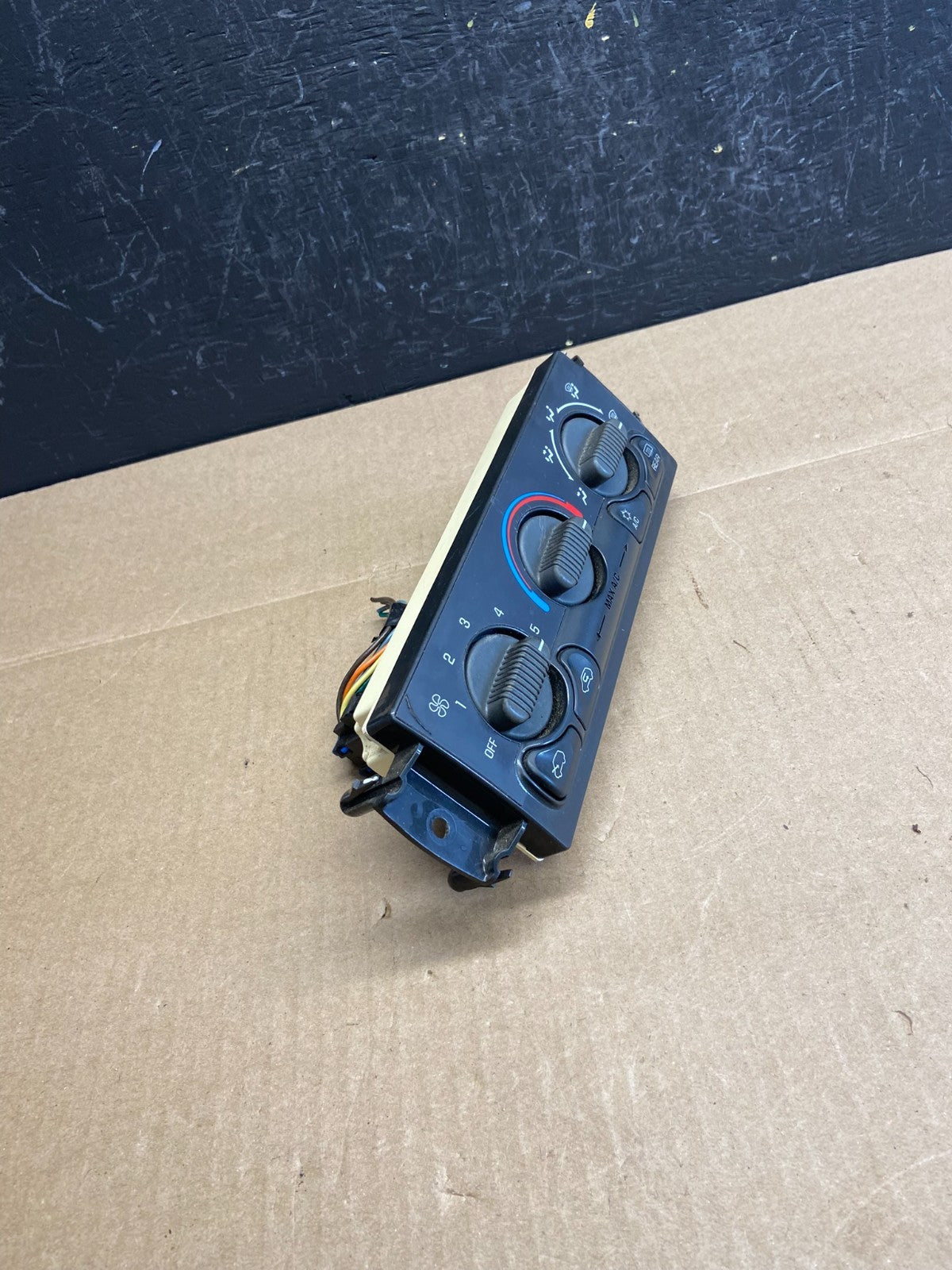 1999 to 2002 Chevrolet Silverado HVAC Heater Climate Control Module AC6158 DG1