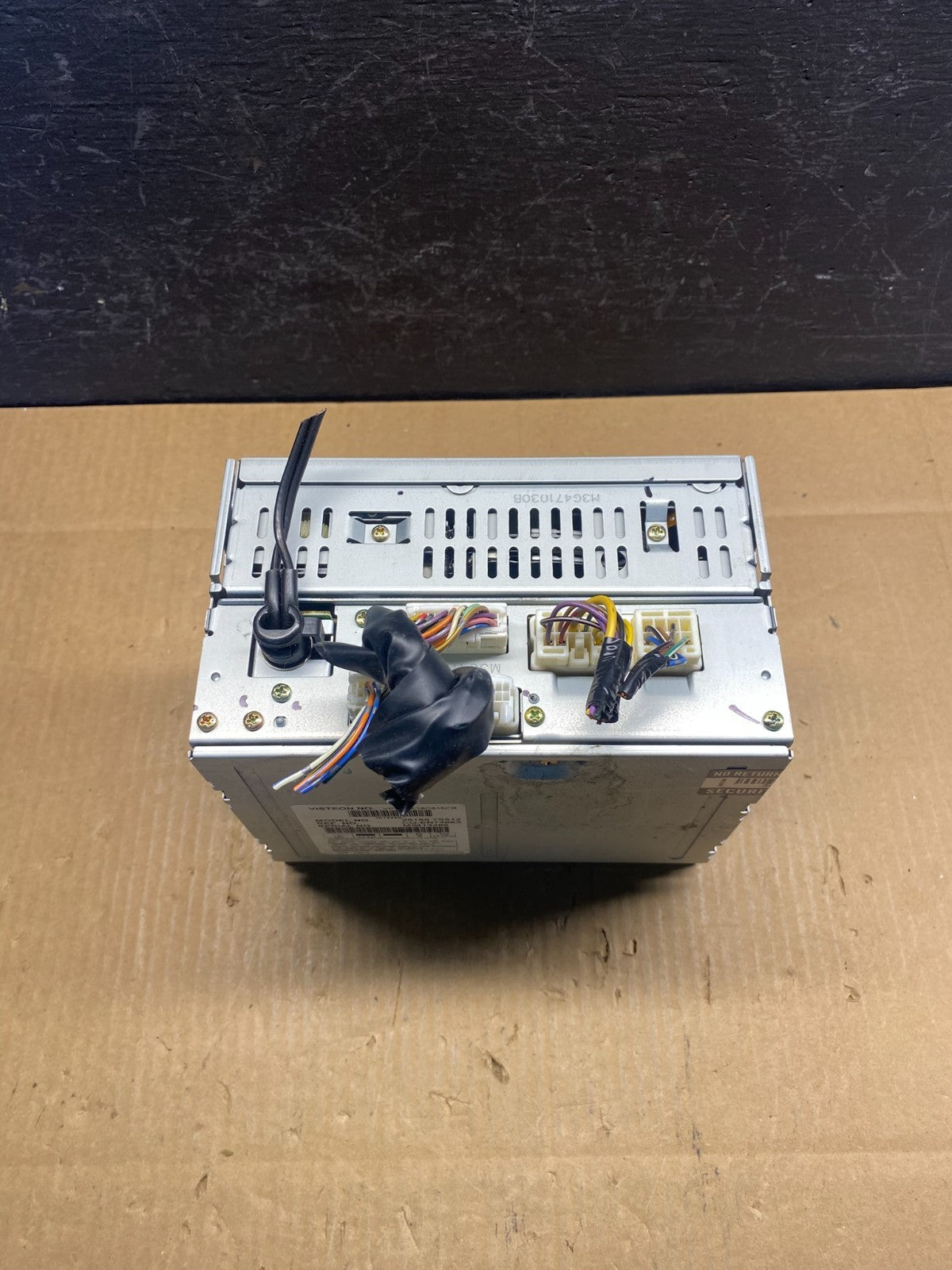 2004 2005 Nissan Armada QX56 Radio Stereo Audio CD Player Receiver AD1597 DG5