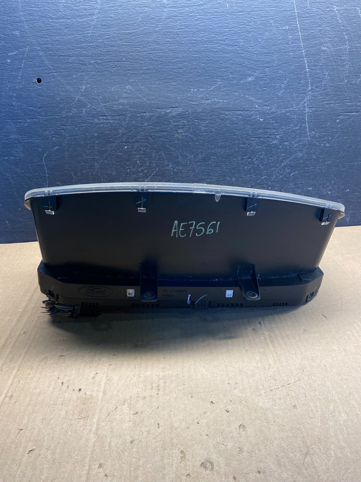 2007 2008 Ford Expedition Speedometer Cluster Gauge AE7561 DW3