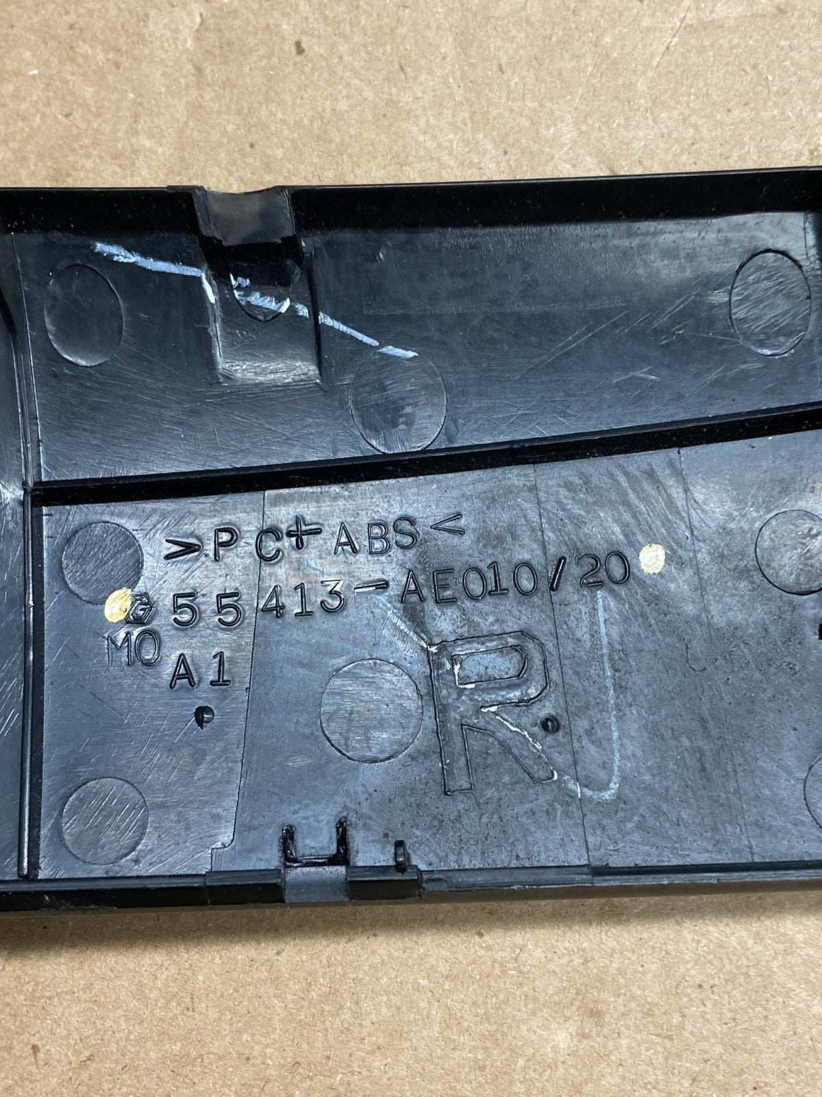 2004 to 2010 Toyota Sienna Switch Key Light Indicator Bezel Trim AI6251 DG3