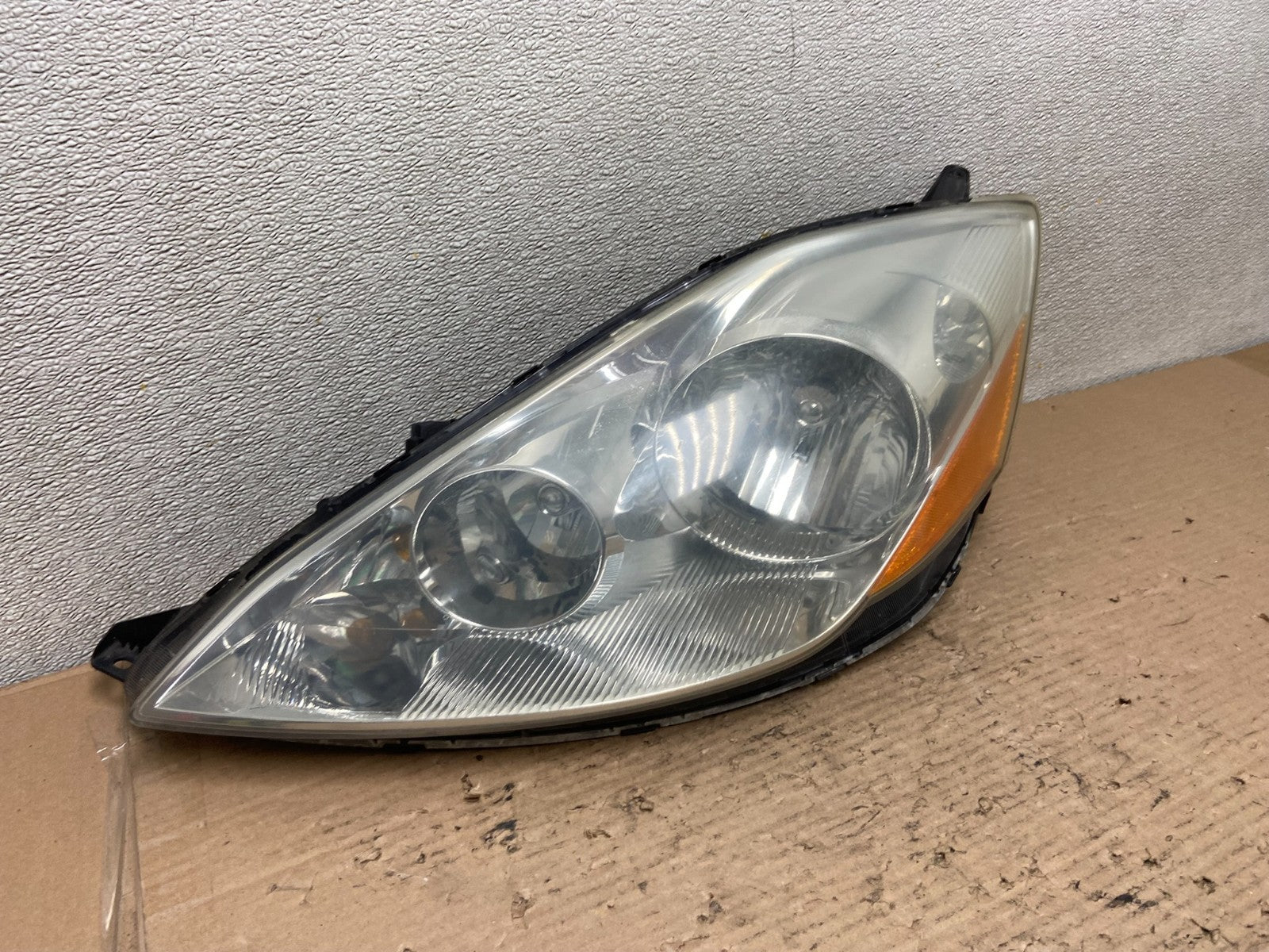 2006 to 2010 Toyota Sienna Left Driver Lh Side Headlight Halogen AA9516 DW2