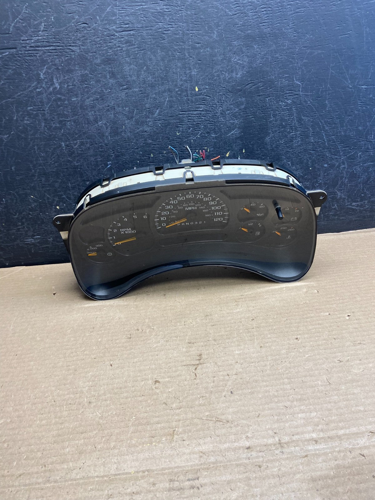 2003 to 2006 Chevrolet Silverado Speedometer Instrument Cluster AH3494 DG0