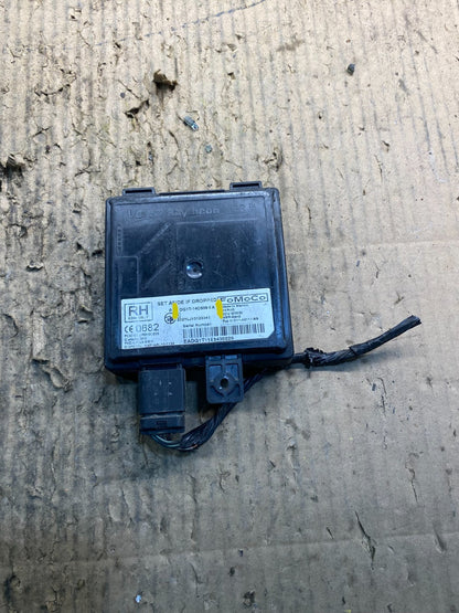 2013 to 2018 Ford Lincoln Rear Radar Blind Spot Module y1460 DG2