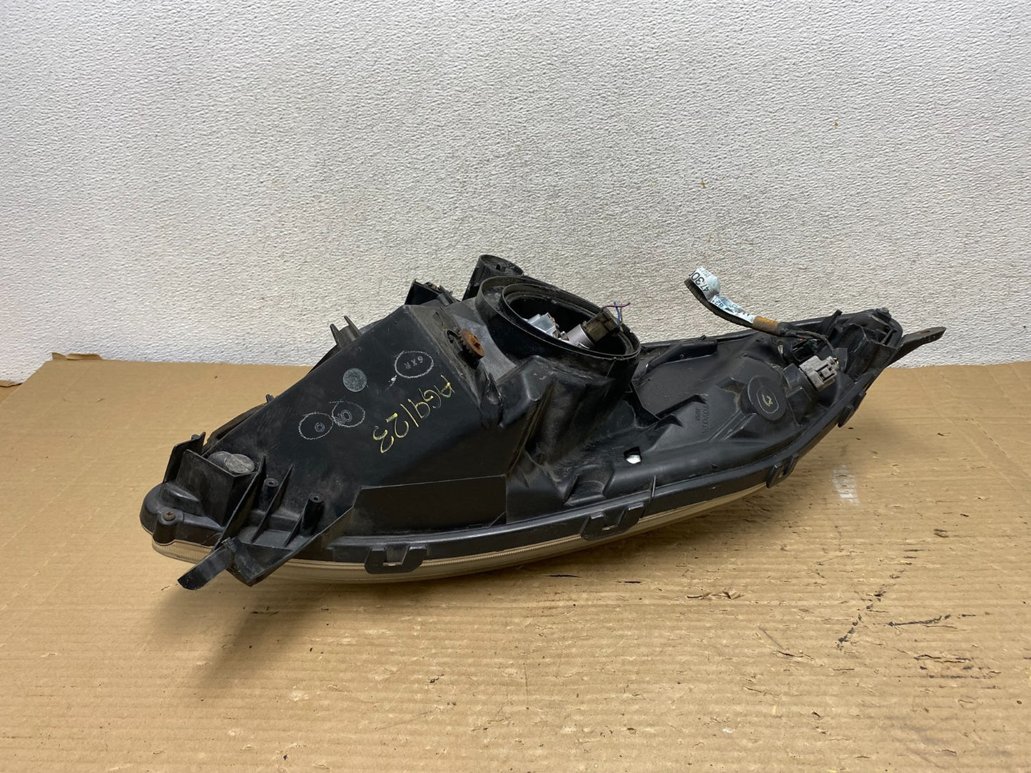 2006-2009 Toyota Prius Left Driver LH Side Blue Headlight Halogen AG9123 DW5