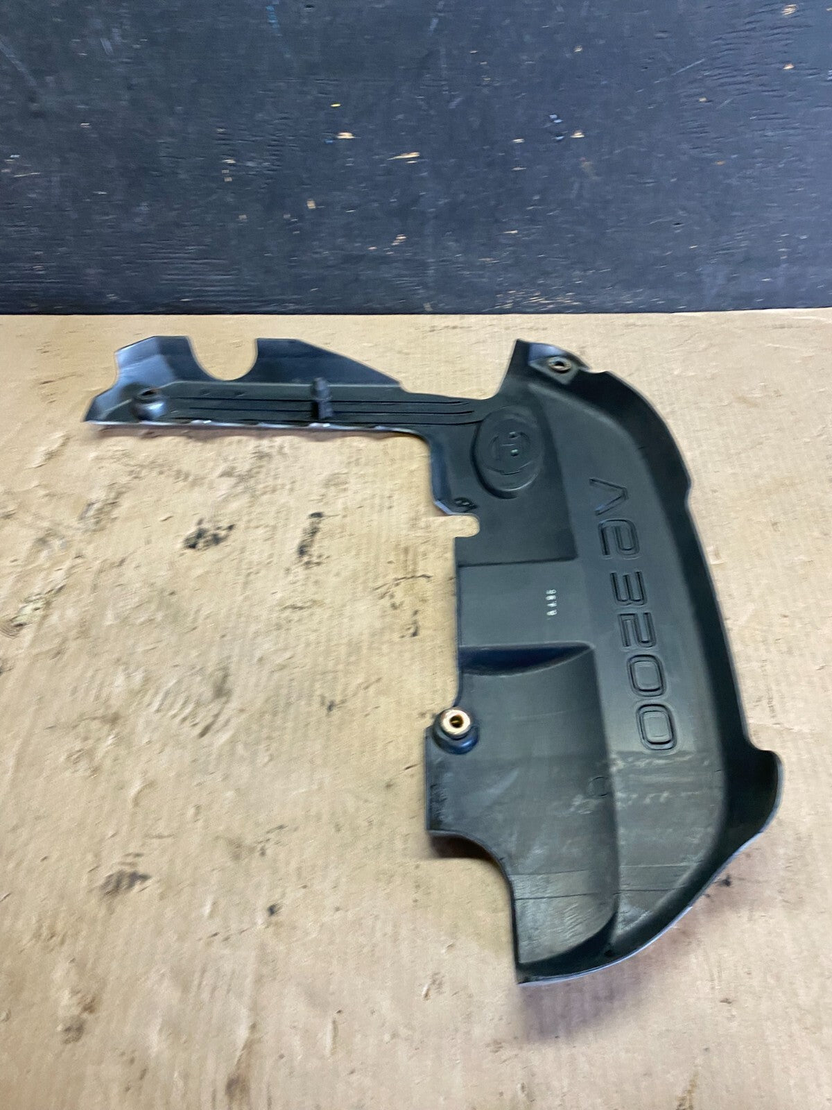 2001 to 2004 Nissan Pathfinder Engine Cover Ornament L9356 DG7