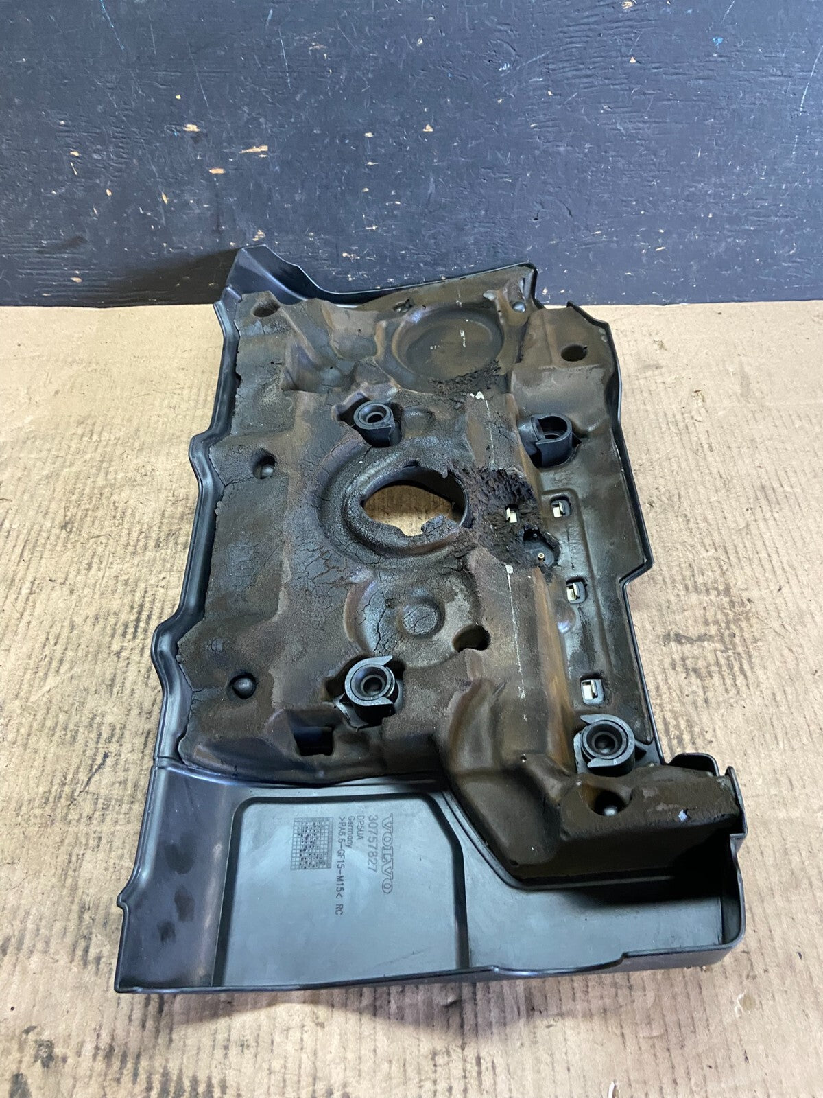 2007 to 2014 Volvo XC90 OEM 3.2L Upper Top Engine Motor Dust Cover Oem o0903 DG7