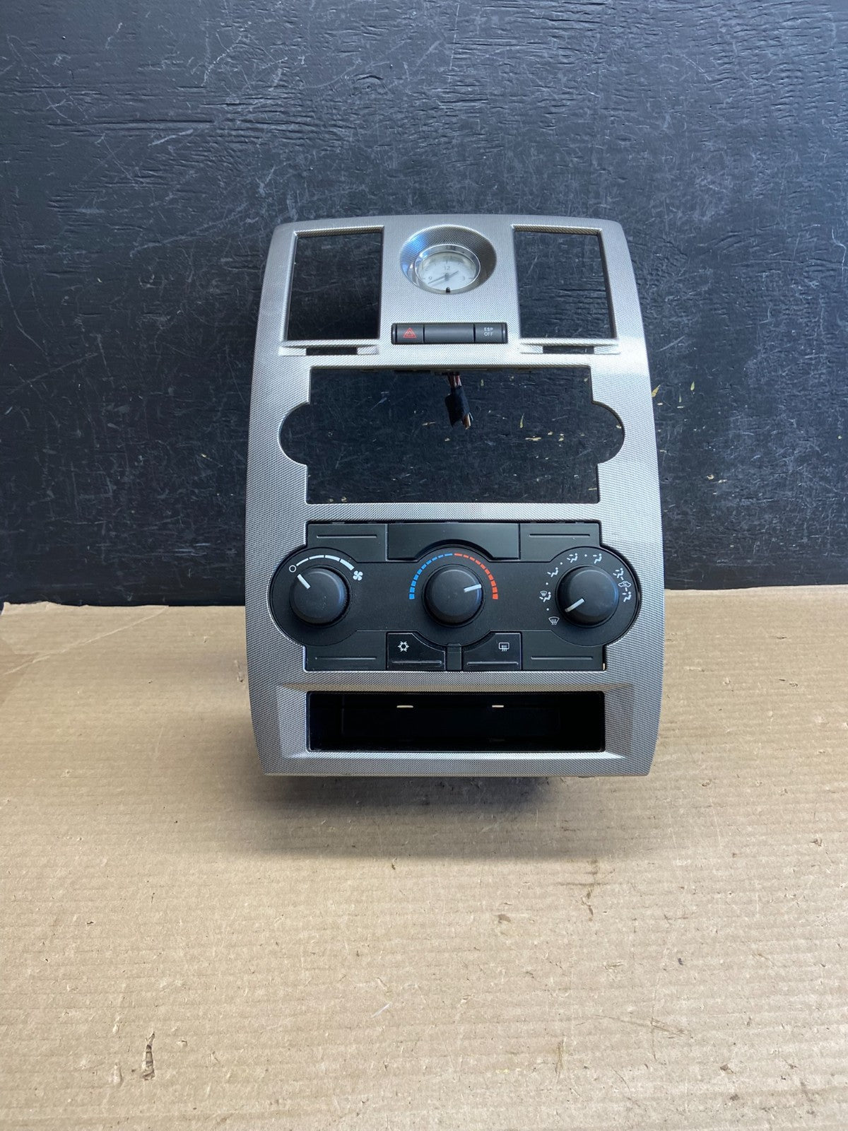2005 to 2007 Chrysler 300 Dash Heater A/C Climate Control Radio Panel ah3524 DG0