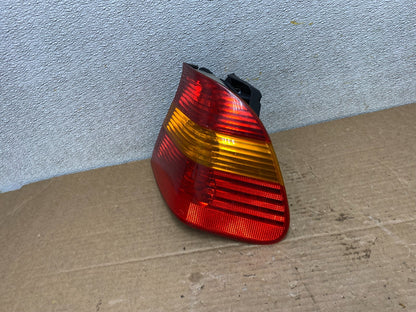 2002 -  2005 BMW 3 E46 Series Right Passenger RH Side Tail Light Z1430 DW1
