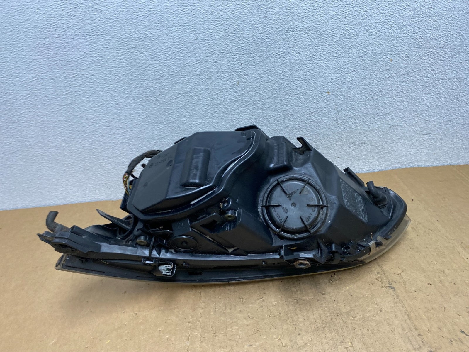 2004 to 2007 BMW 525i 5 Series Headlight Right Passenger Xenon AFS AD0521 DW5