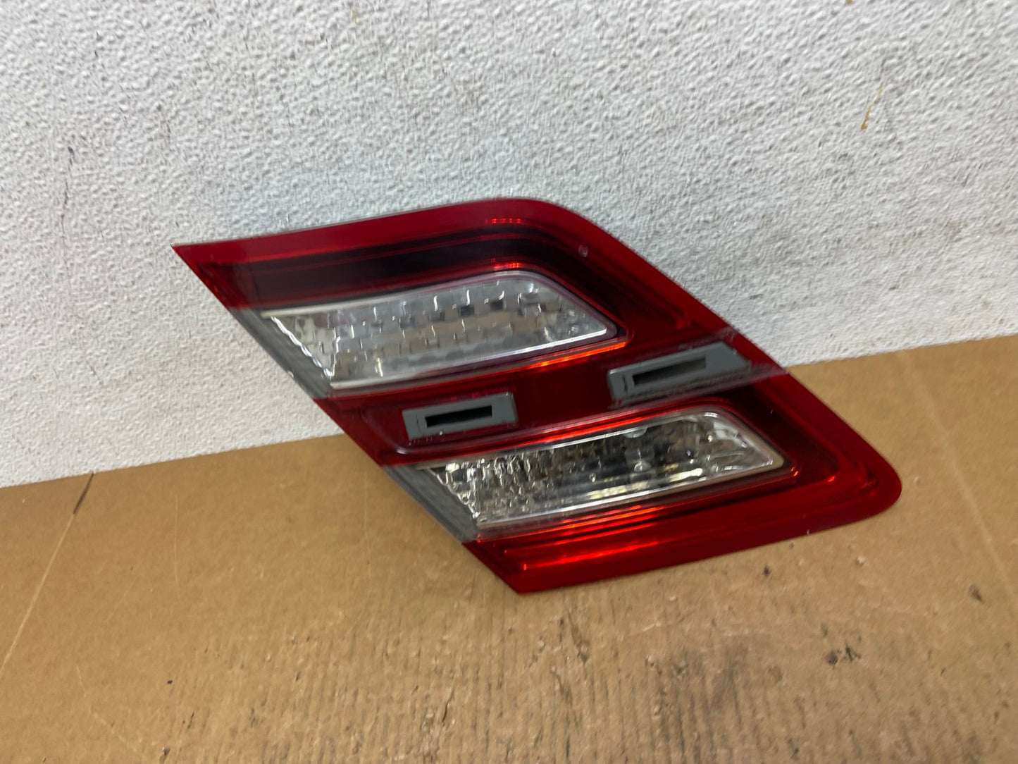 2013 to 2018 Ford Taurus Left Driver Lh Side Tail Light Inner AE2698 LK1