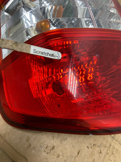 2006 to 2011 Kia Carnival Right Passenger RH Side Tail Light AD0542 LK3