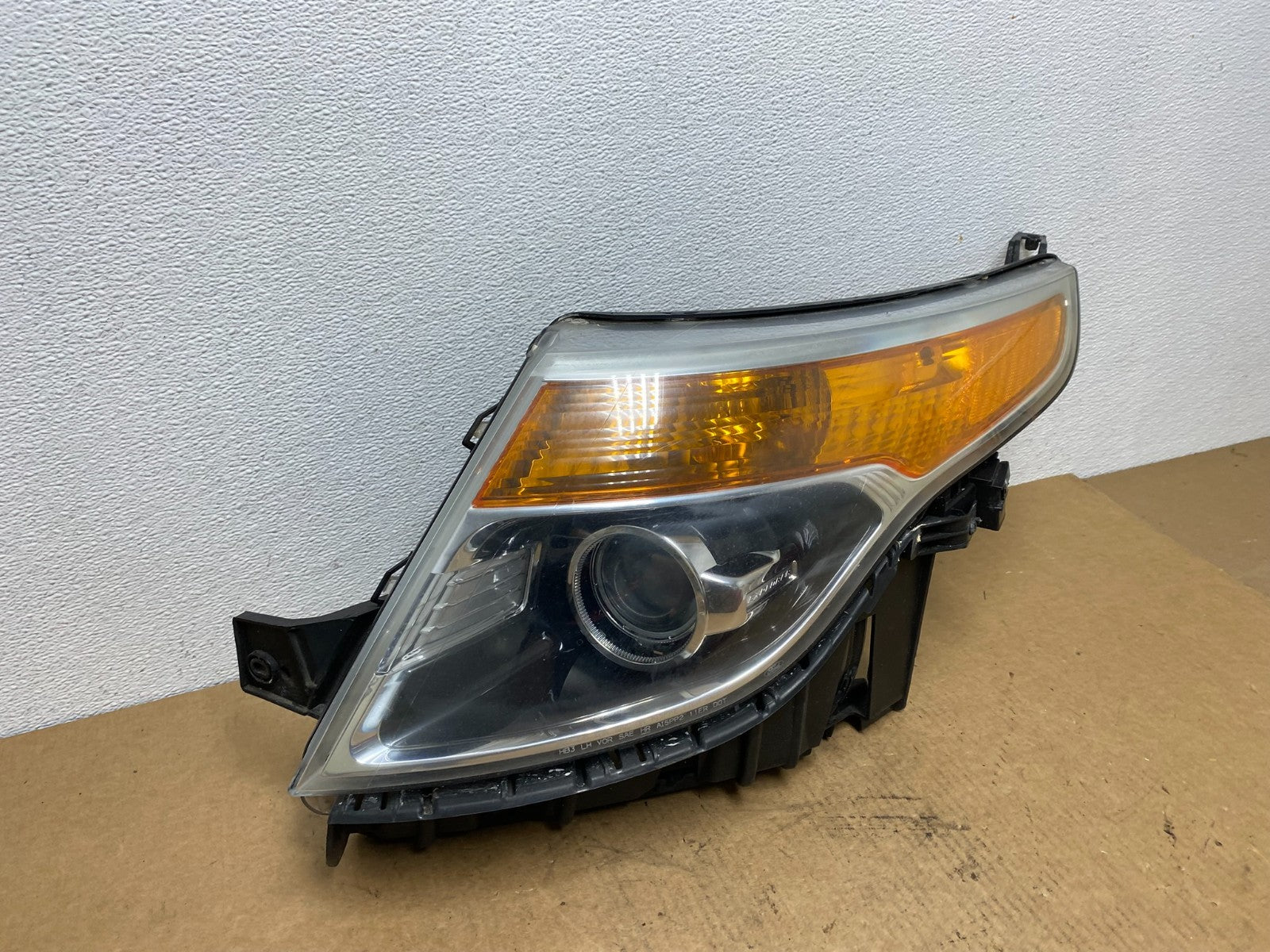 2011 to 2015 Ford Explorer Left Driver LH Halogen Headlight Oem AC2965 DW2