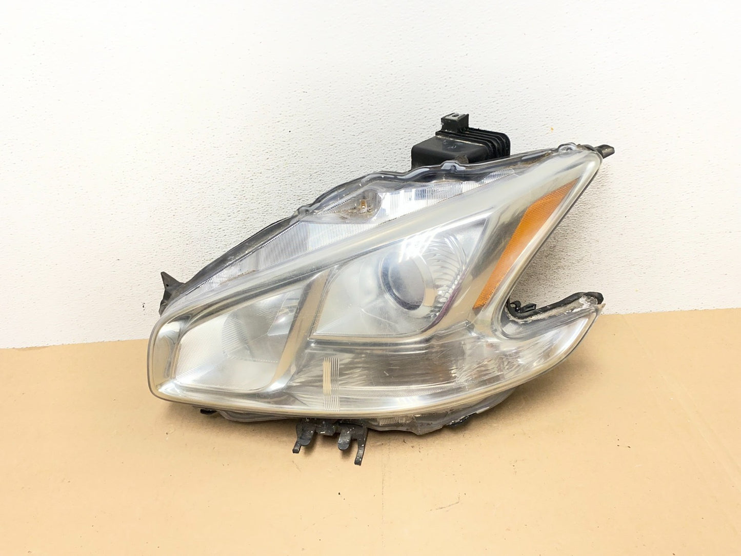 Halogen 2009 to 2014 Nissan Maxima Left Driver LH Side Headlight AG4542 DW0