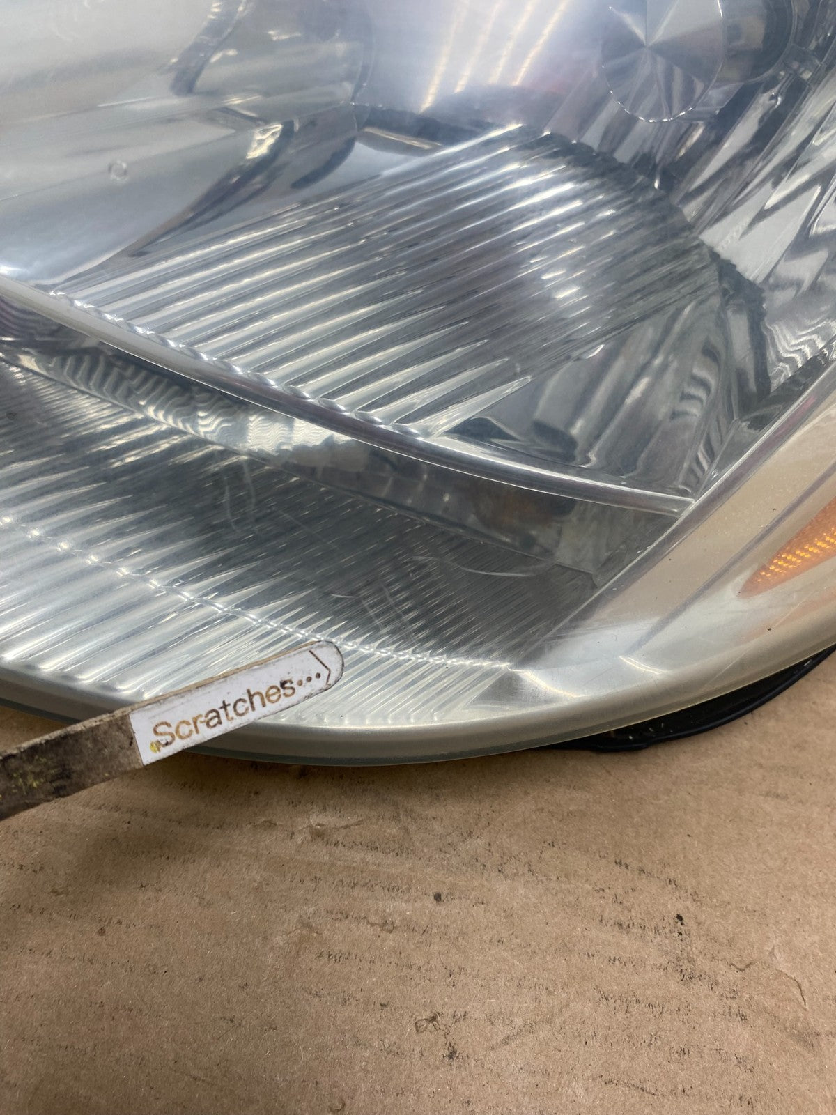 2004-2005 Toyota Sienna Left Driver LH Side Halogen Headlight AH9396 DW3