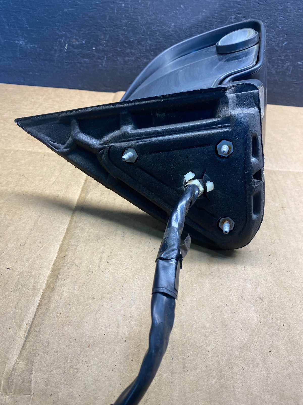 2003-2006 Chevrolet Avalanche Right Passenger Turn Sgn View Door Mirror ad3574DG4