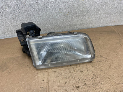 1996 to 1998 Mazda MPV Right Passenger RH Headlight OEM Y6902 DW0