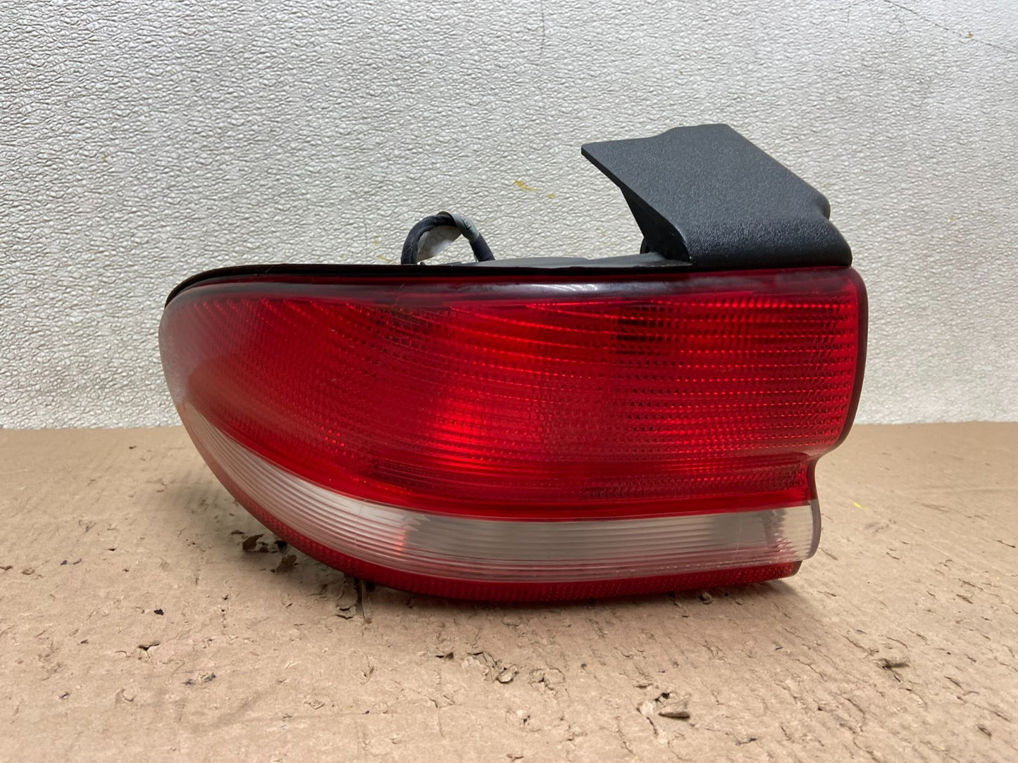1993 to 1997 Chrysler Concorde Left Driver LH Side Tail Light OEM Y0566 GD0