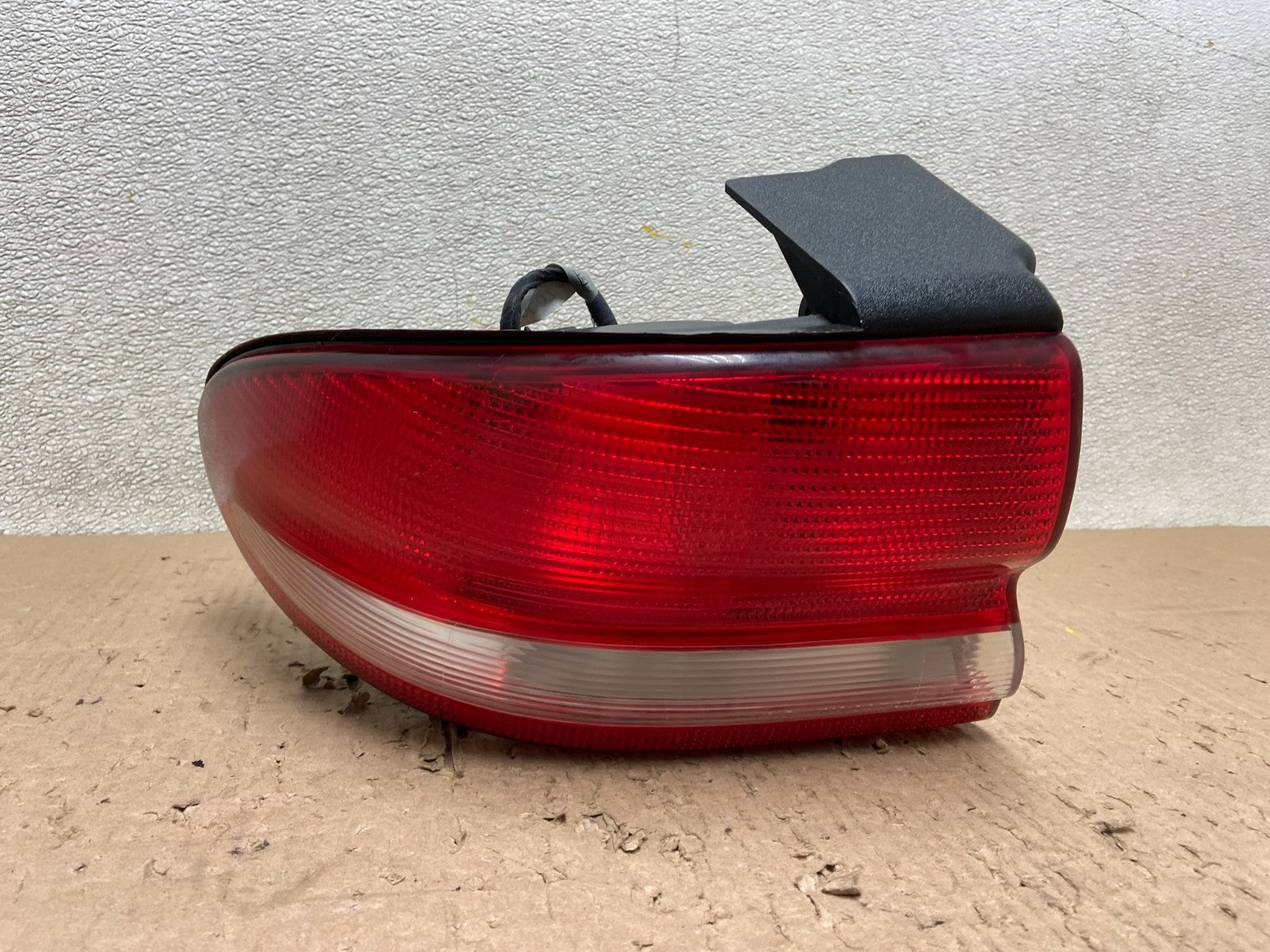 1993 to 1997 Chrysler Concorde Left Driver LH Side Tail Light OEM Y0566 GD0