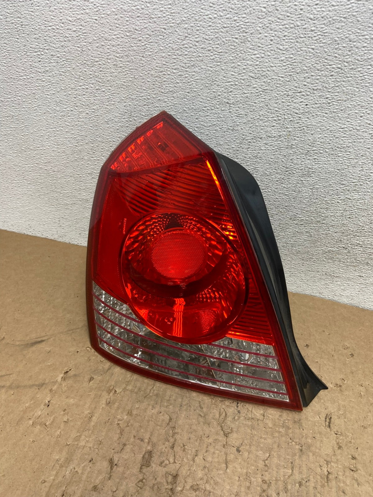 2004 2005 2006 Hyundai Elantra Sedan Left Driver LH Tail Light AG1450 LK0