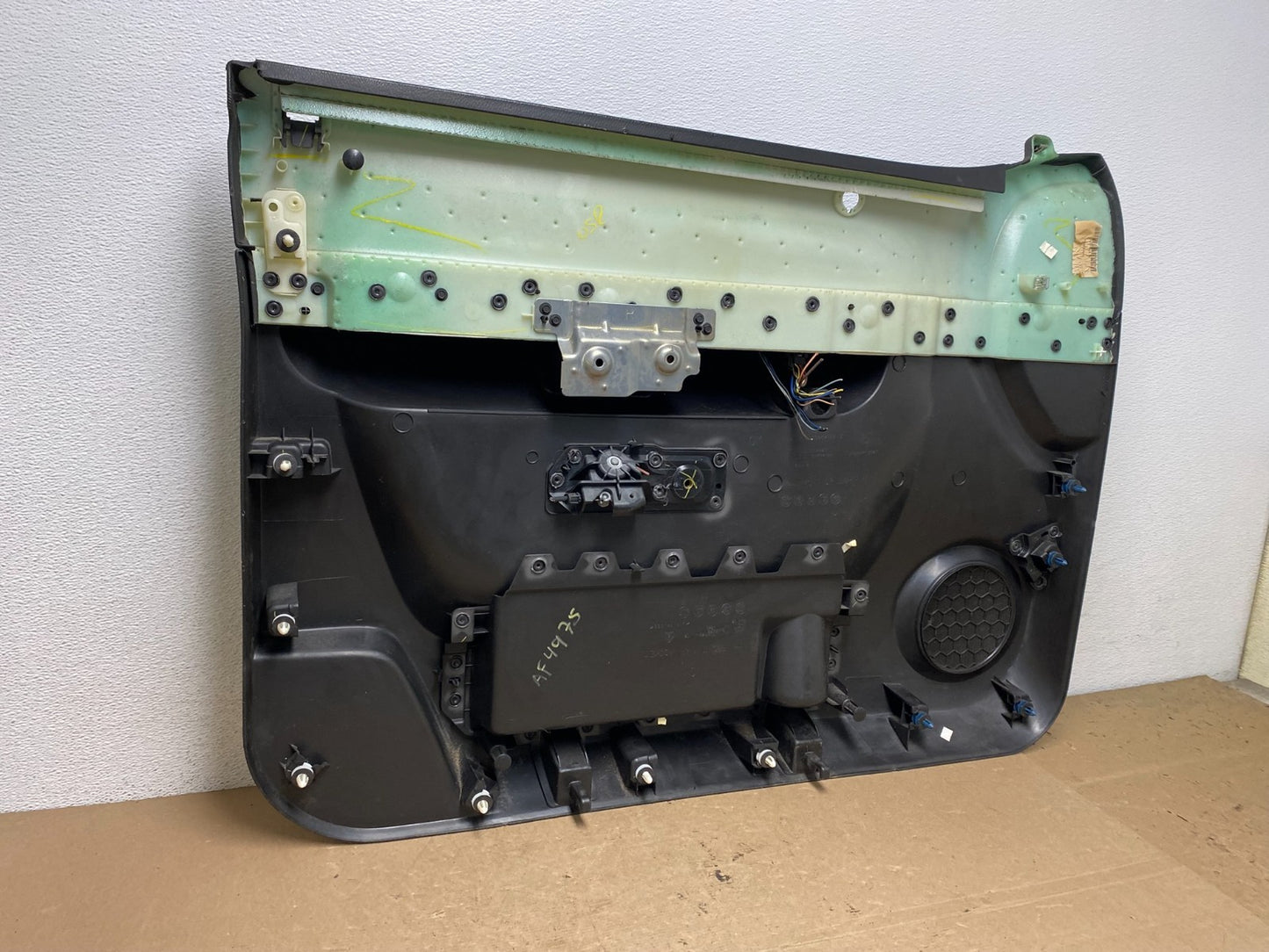 2007 to 2009 GMC Sierra Silverado Right RH Side Door Panel AF49758