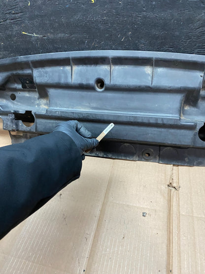 2006 - 2007 Subaru Tribeca Lower Center Engine Cover Trim Oem W4687 DG3