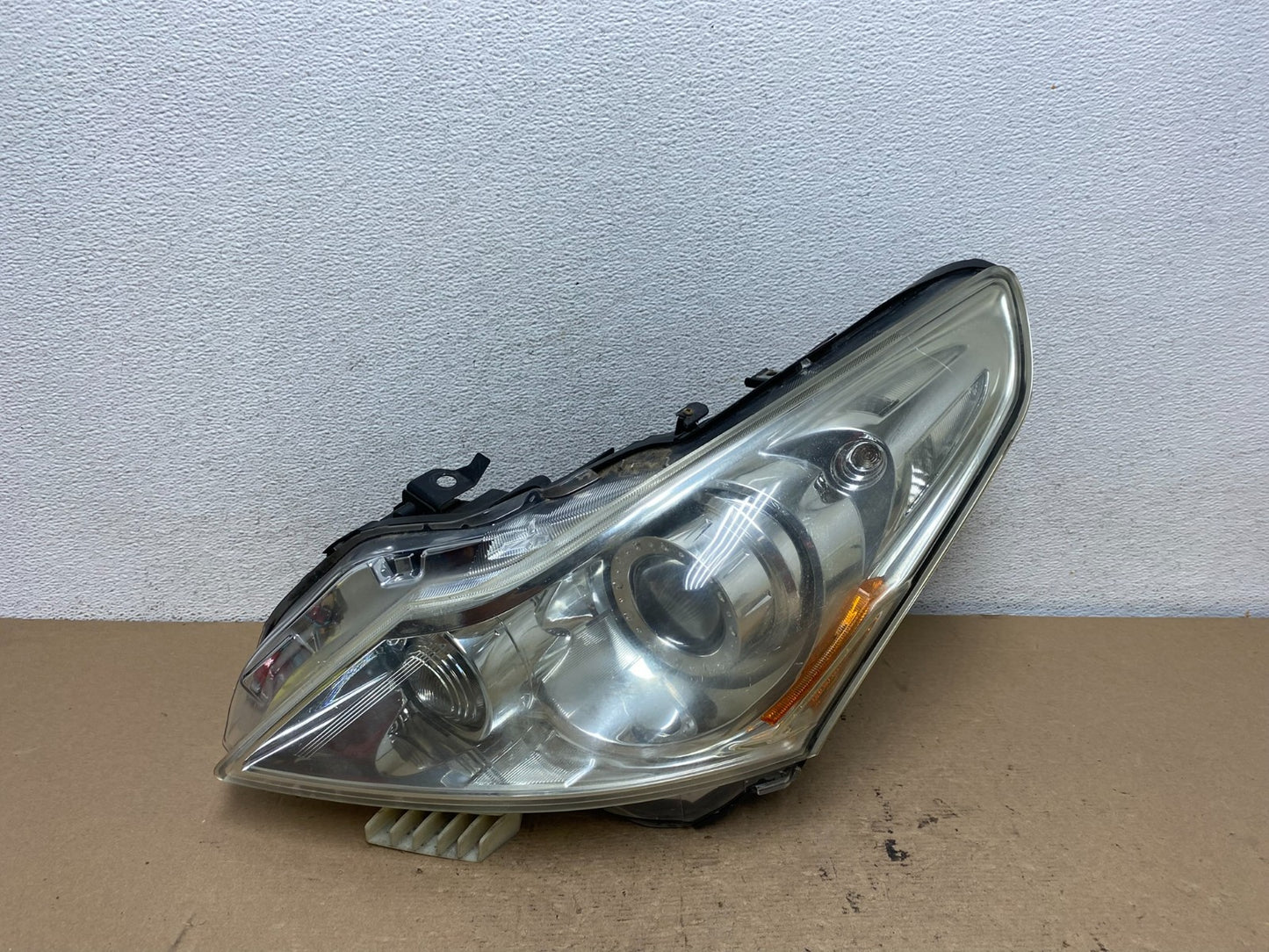 Sedan 4Door 2010 to 2013 Infiniti G37 Left Driver Headlight Xenon AF4901 DW0