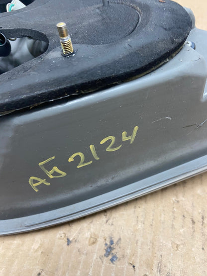 2005 to 2006 Toyota Camry Tail Light Right Passenger Side AG2124 LK6
