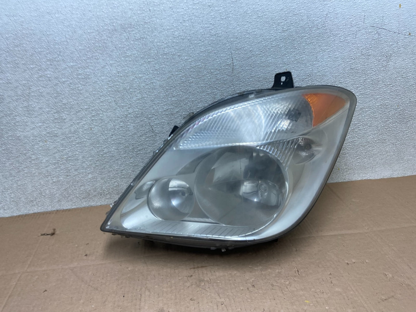 2007 to 2013 Mercedes Sprinter Headlight Left Driver Side Halogen Oem Y2702 DW0