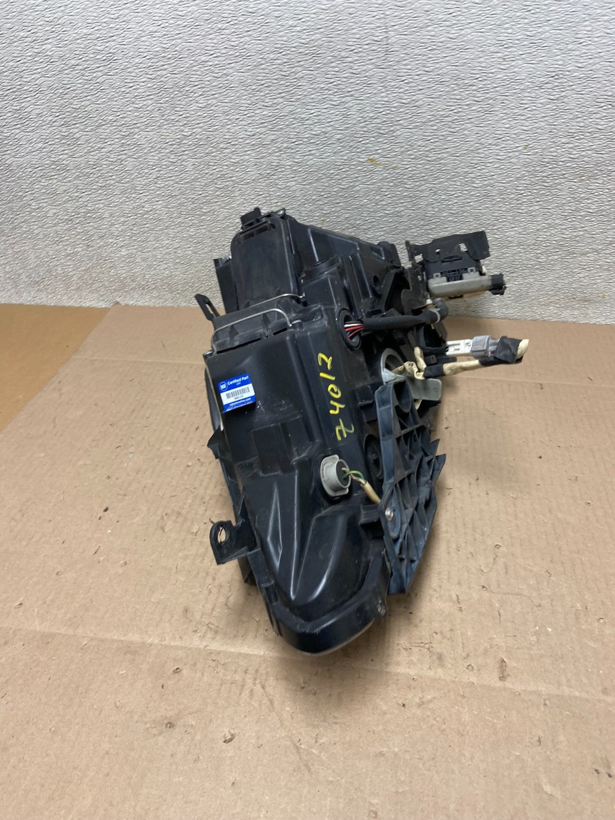 2006 - 2010 Lexus IS250 Right Passenger RH Side Xenon Headlight TYC Z4012 DW10