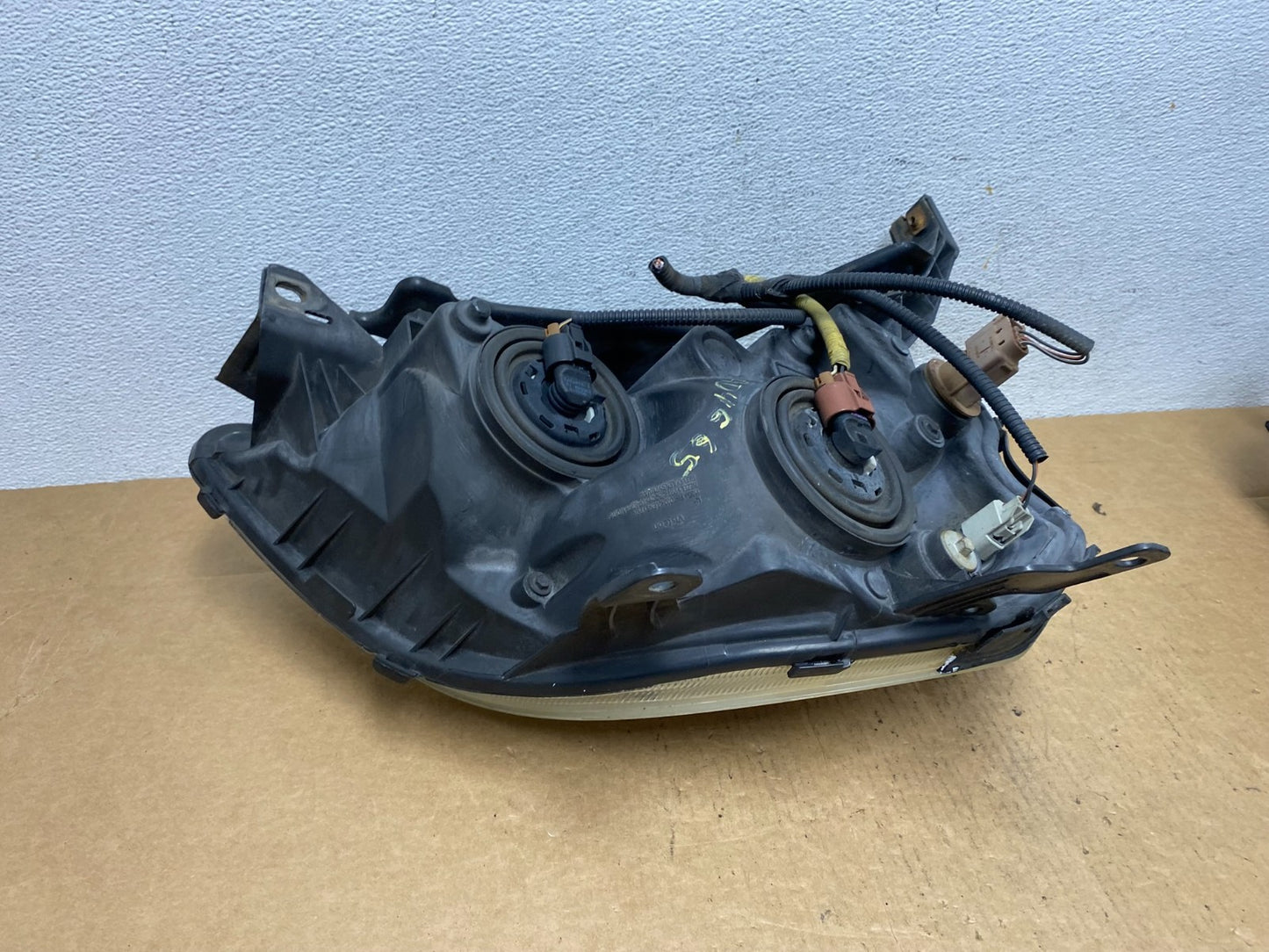 2005 2006 2007 Ford Five Hundred Halogen Headlight Left Driver Lh AD4665 DW5