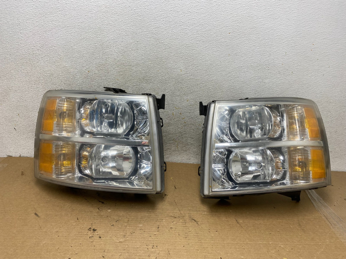 2007 to 2014 Chevrolet Silverado Left+Right Side Headlights AH4317 DW0