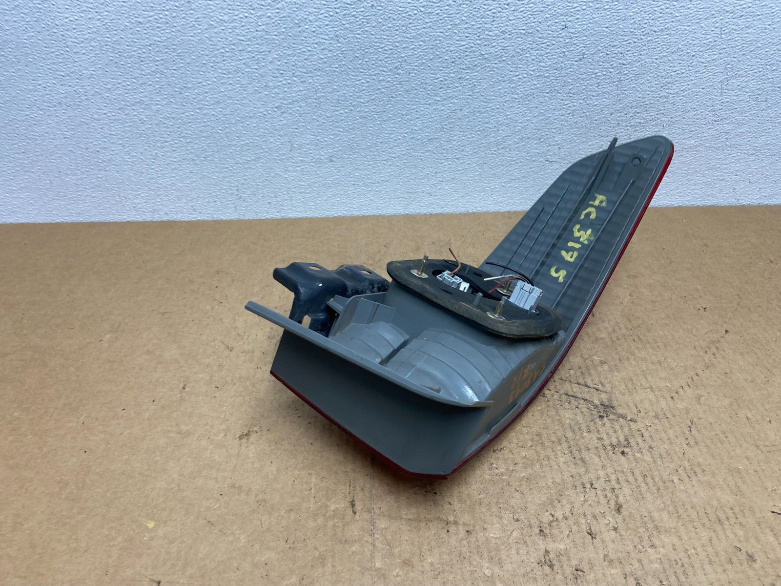 2005 Honda Accord Right Passenger Rh Side Tail Light Oem AC3175 DW3