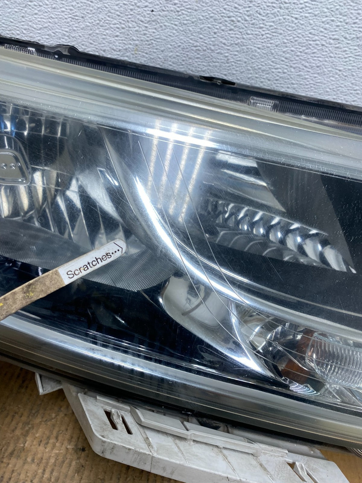 2013 to 2016 Nissan Pathfinder Right Passenger RH Side Headlight AE1367 DW3