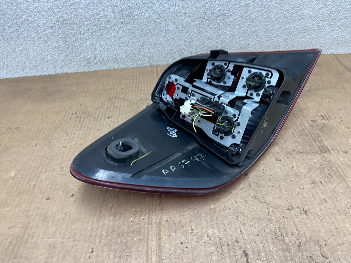 2009 to 2011 Mercedes ML350 ML-Class Right Passenger RH Tail Light AA6747 LK3