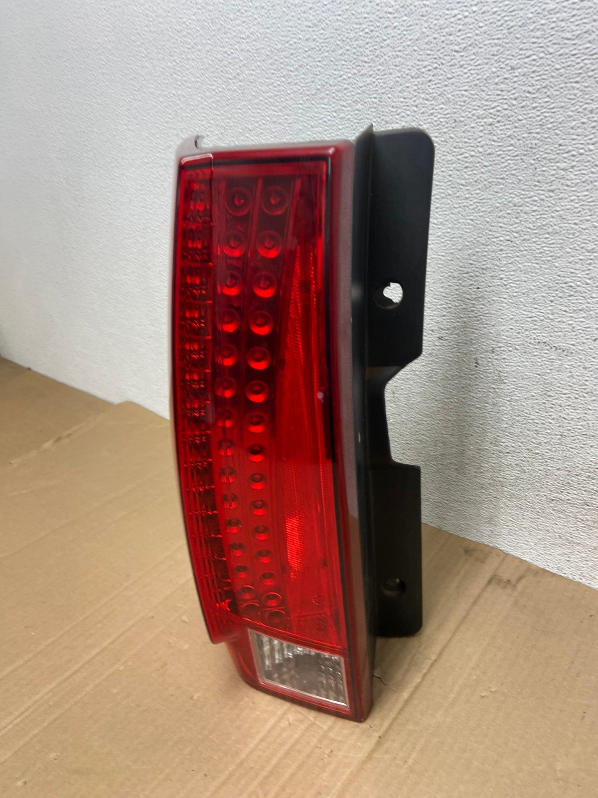 2007 to 2014 Cadillac Escalade Left Driver LH Side Tail Light AE8914 LK1