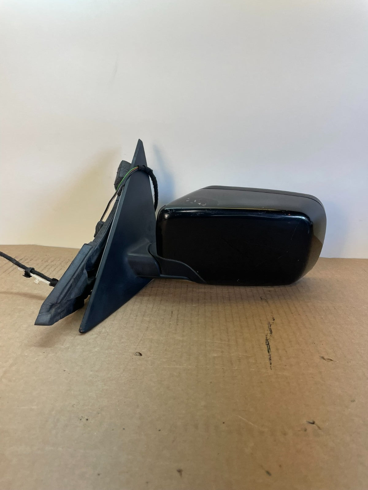 2001 to 2006 BMW 325i Left Driver Side View Door Mirror AH00970