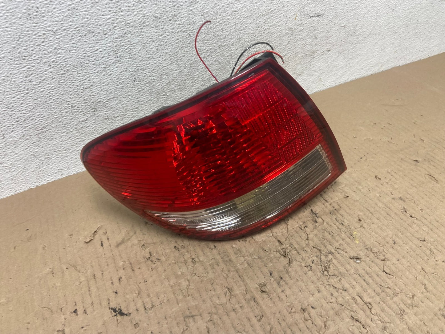 2002 2003 2004 Infiniti I35 Left Driver LH Side Tail Light AF7051 DW2