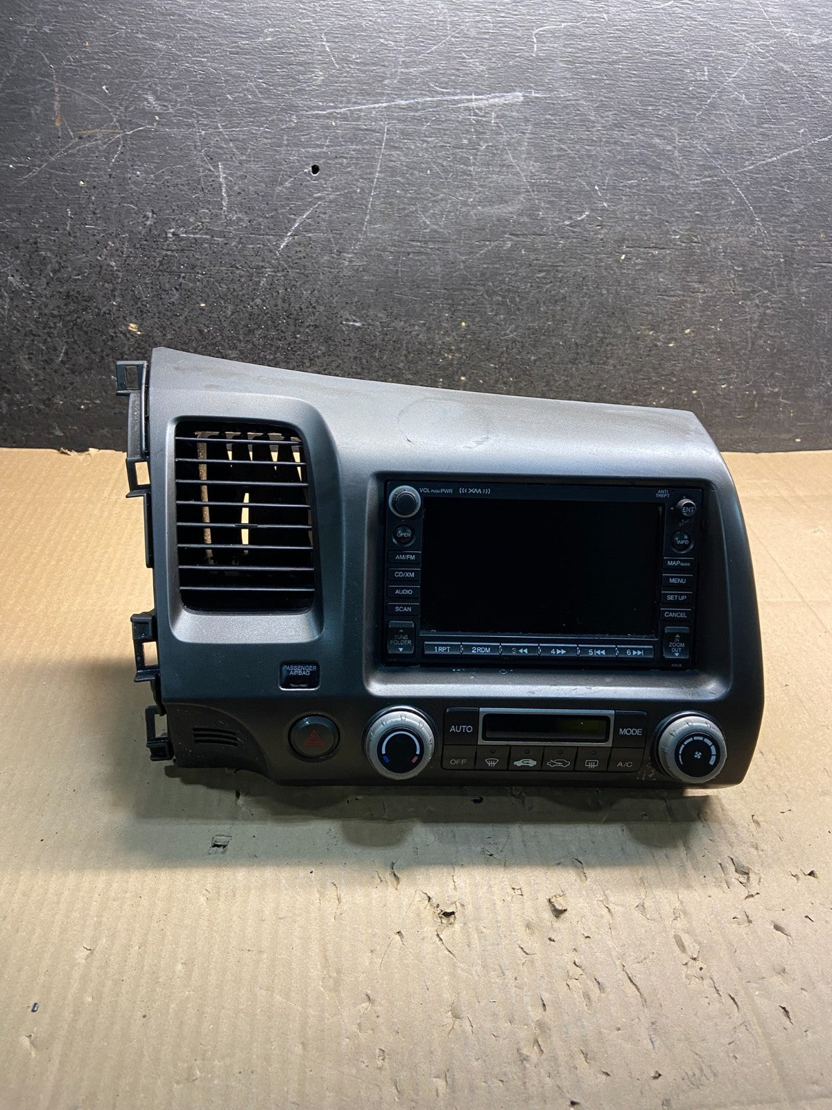 2006 - 2011 Honda Civic Radio AM/FM Climate Control Air Vent Bezel y3668 DG0