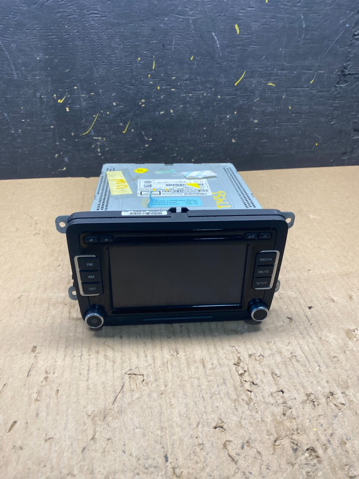 2010 to 2014 Volkswagen Passat Jetta Radio CD Player Screen Navigation T1455 DG0