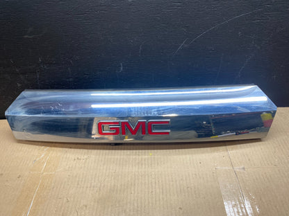 2011-2015 GMC Terrain Tailgate Liftgate Chrome Finish Molding Camera Oem C96590
