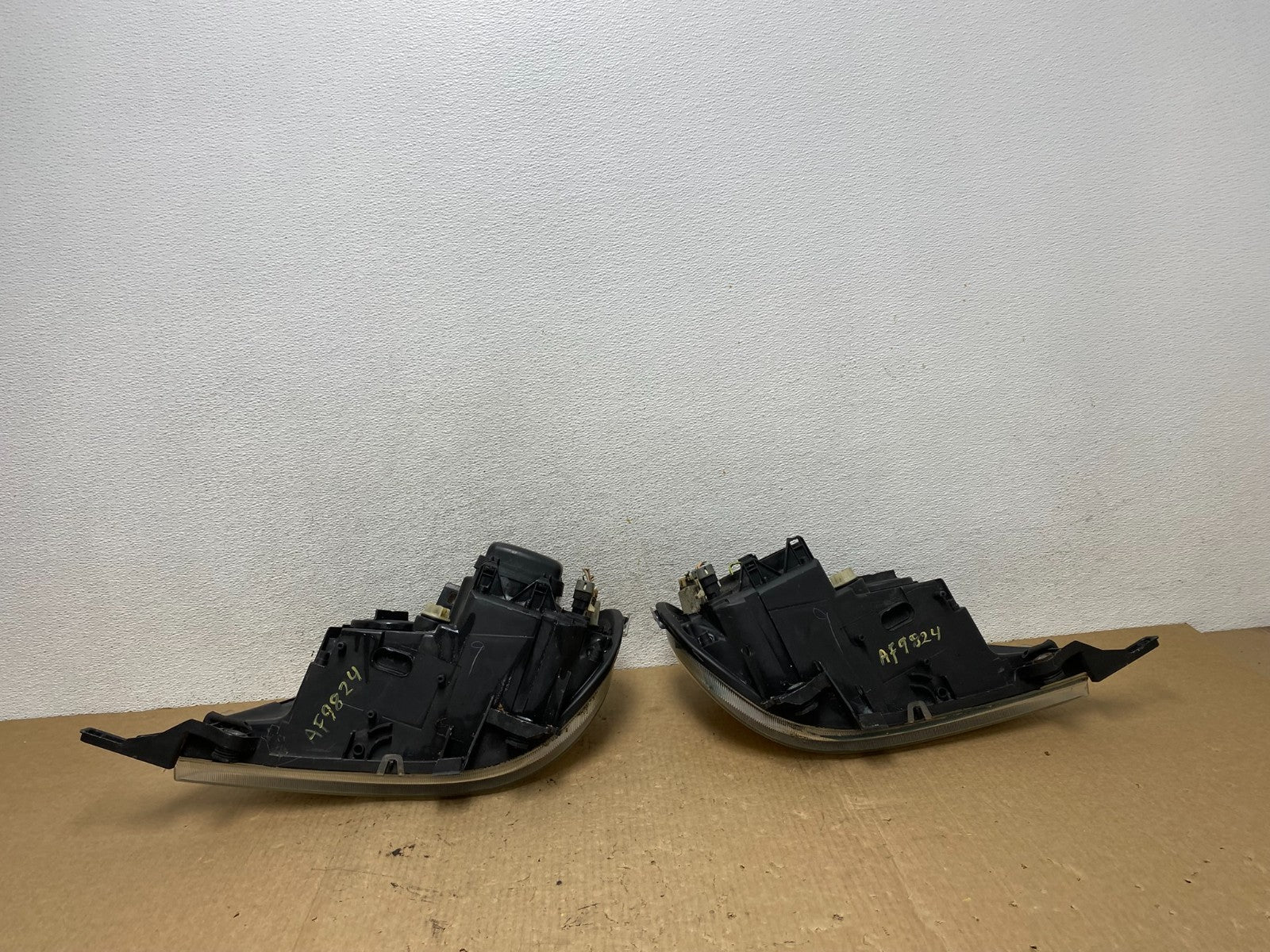 2002 - 2005 Mercedes ML ML350 ML500 Left+Right Side Halogen Headlights AF9824 DW8