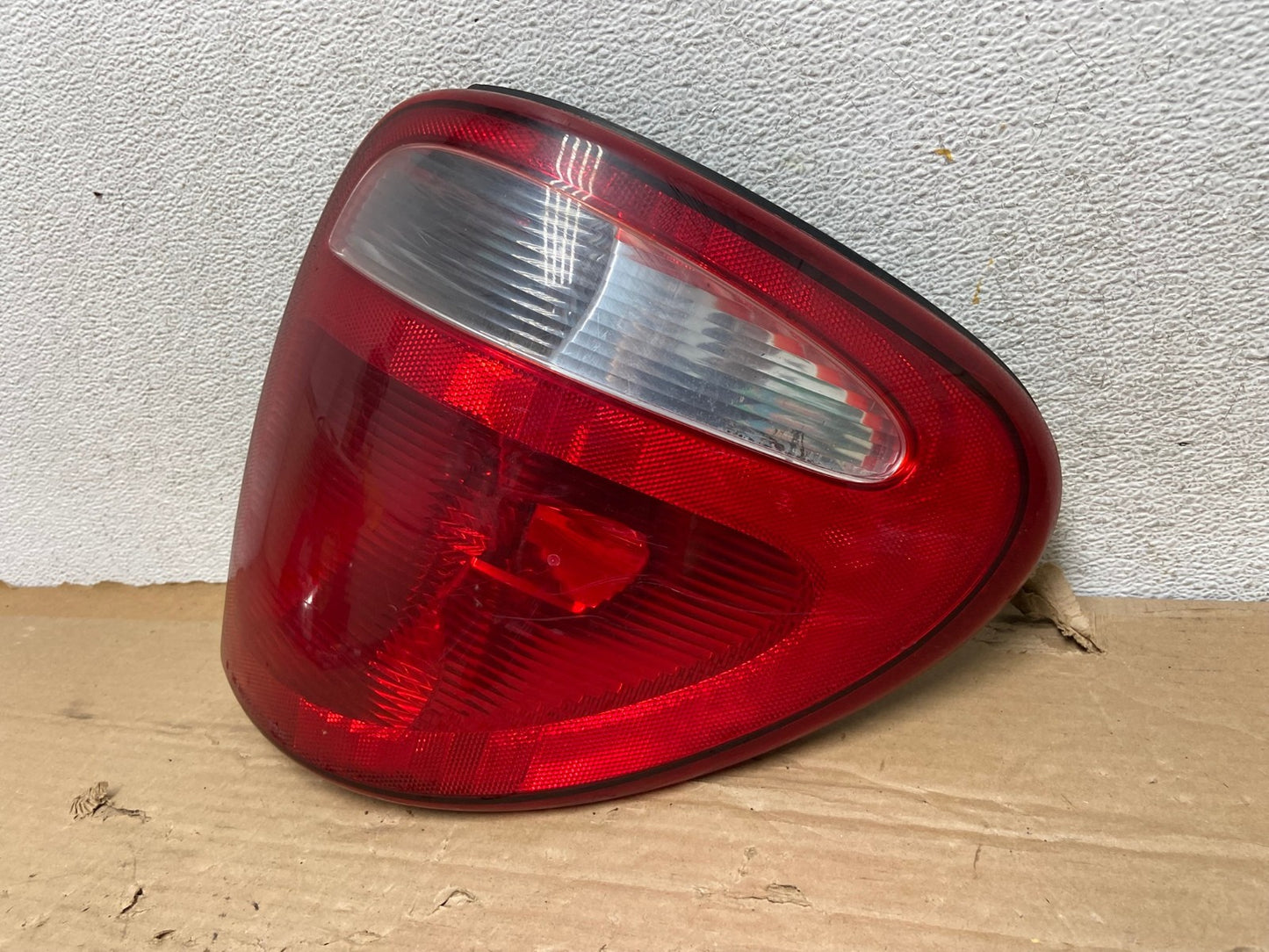 2001-2003 Dodge Grand Caravan Right Passenger RH Side Tail Light AG8334 LK2