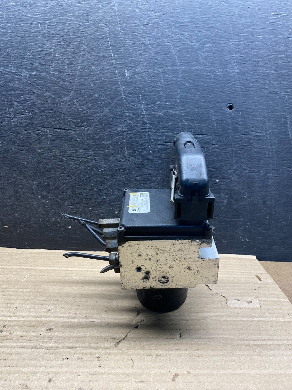 2011 - 2014 Ford E250 E350 Van ABS Anti Lock Brake Pump Module AH9997 DW2